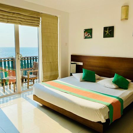 Saprin Beach Resort Uswetakeiyawa Zewnętrze zdjęcie