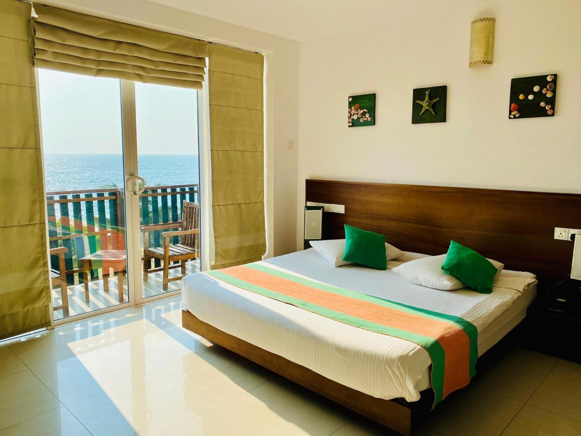 Saprin Beach Resort Uswetakeiyawa Zewnętrze zdjęcie