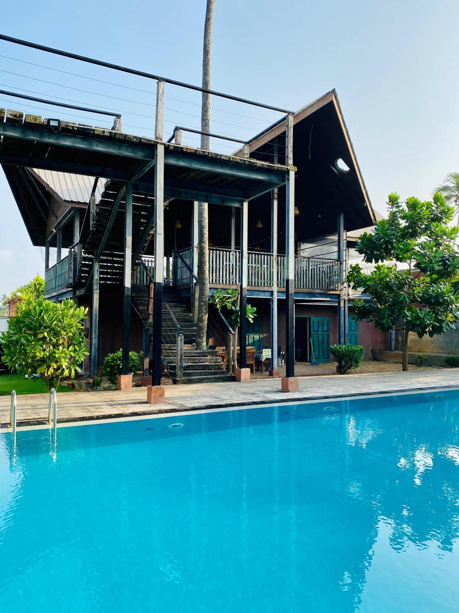 Saprin Beach Resort Uswetakeiyawa Zewnętrze zdjęcie