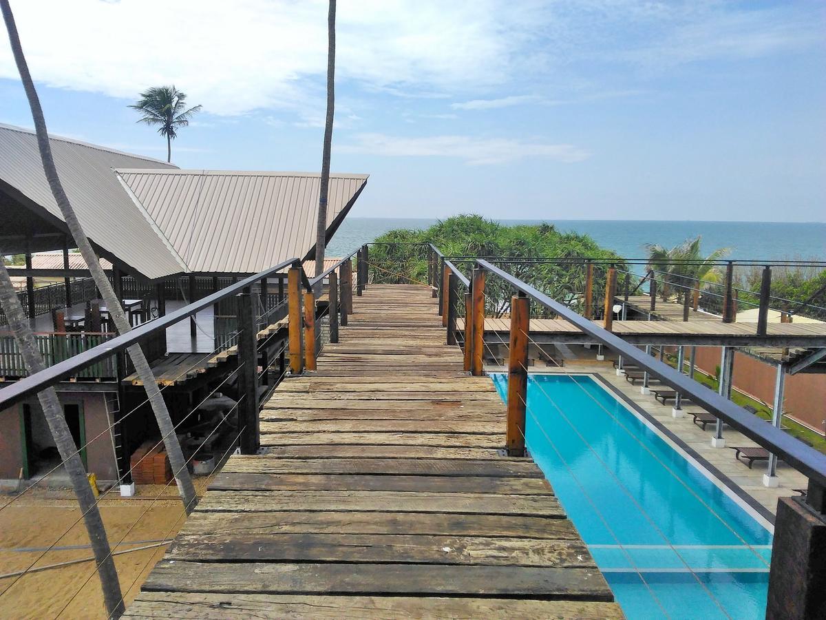 Saprin Beach Resort Uswetakeiyawa Zewnętrze zdjęcie