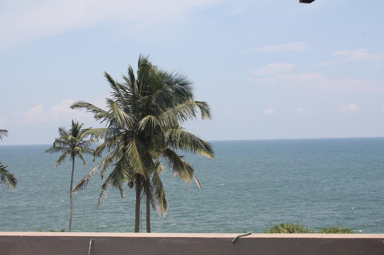 Saprin Beach Resort Uswetakeiyawa Zewnętrze zdjęcie