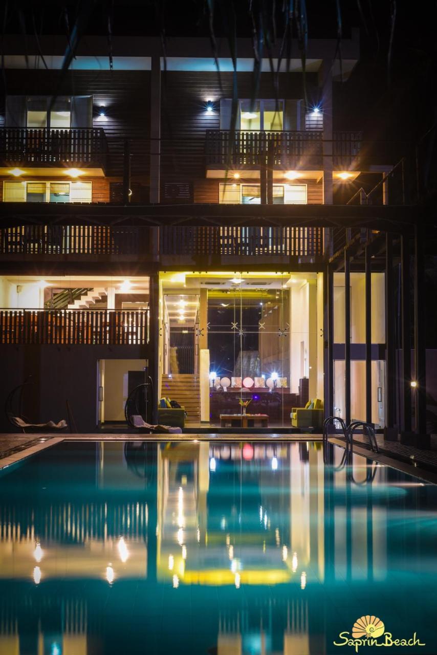 Saprin Beach Resort Uswetakeiyawa Zewnętrze zdjęcie
