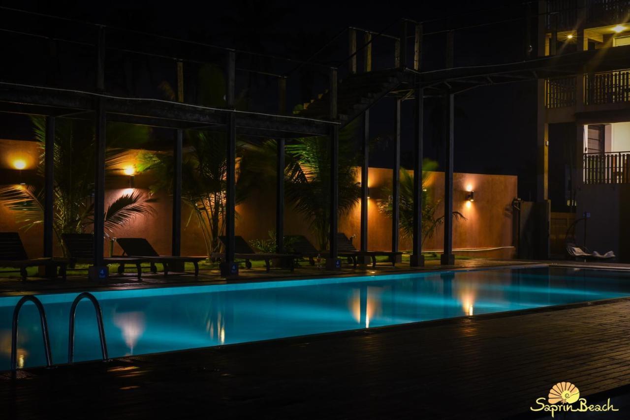 Saprin Beach Resort Uswetakeiyawa Zewnętrze zdjęcie