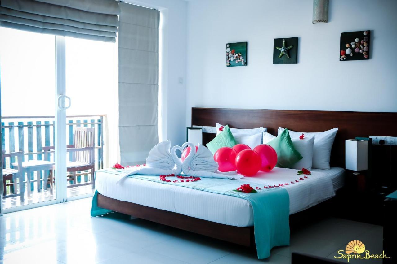 Saprin Beach Resort Uswetakeiyawa Zewnętrze zdjęcie