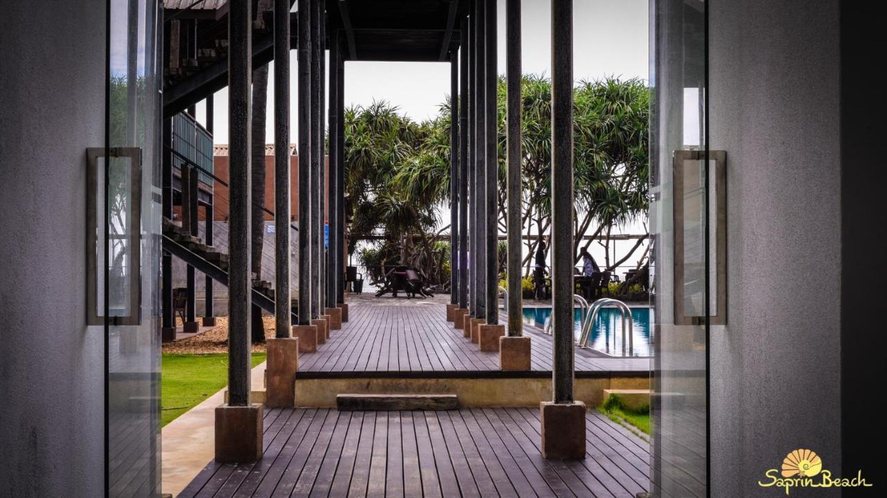 Saprin Beach Resort Uswetakeiyawa Zewnętrze zdjęcie