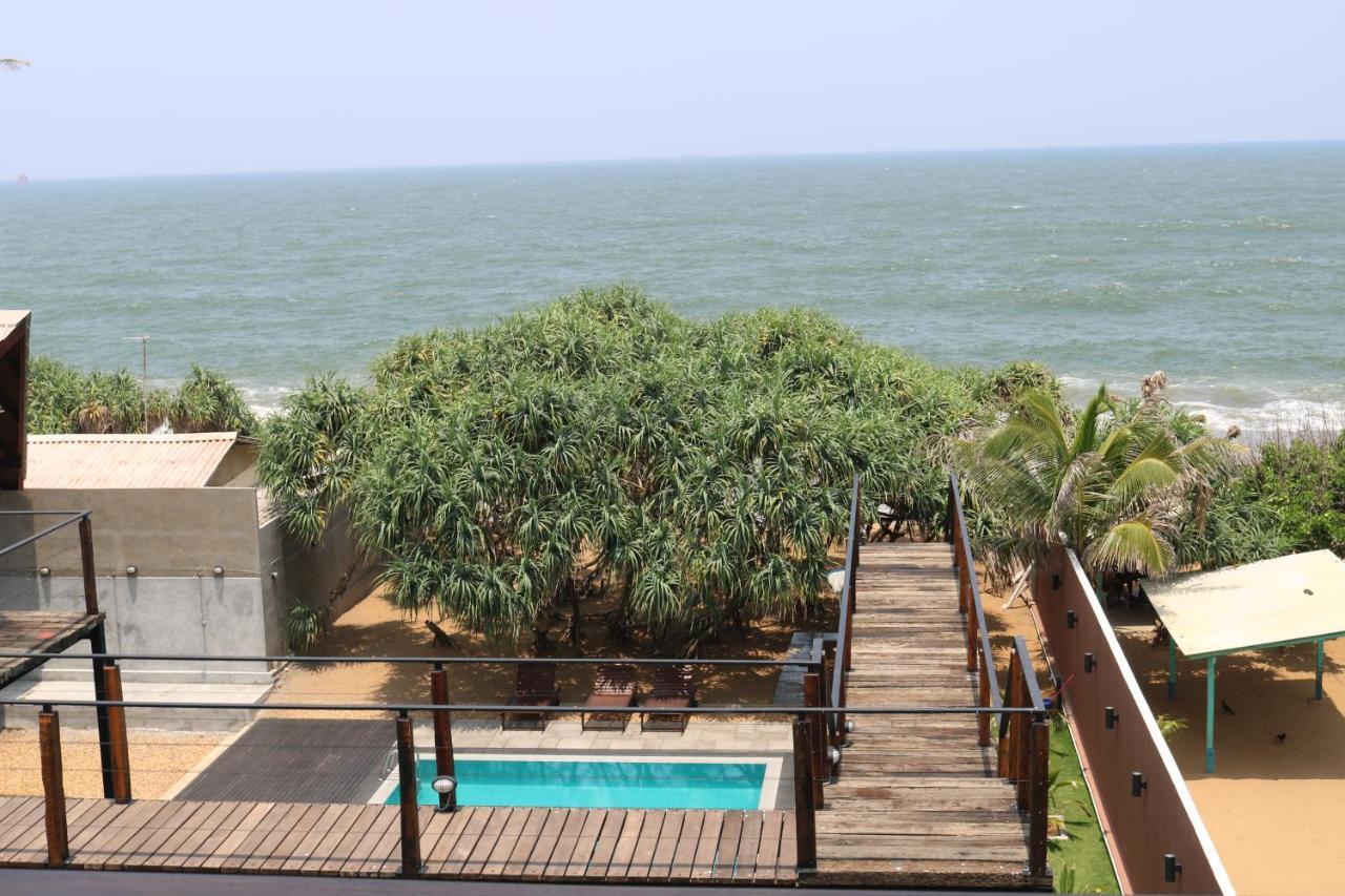 Saprin Beach Resort Uswetakeiyawa Zewnętrze zdjęcie