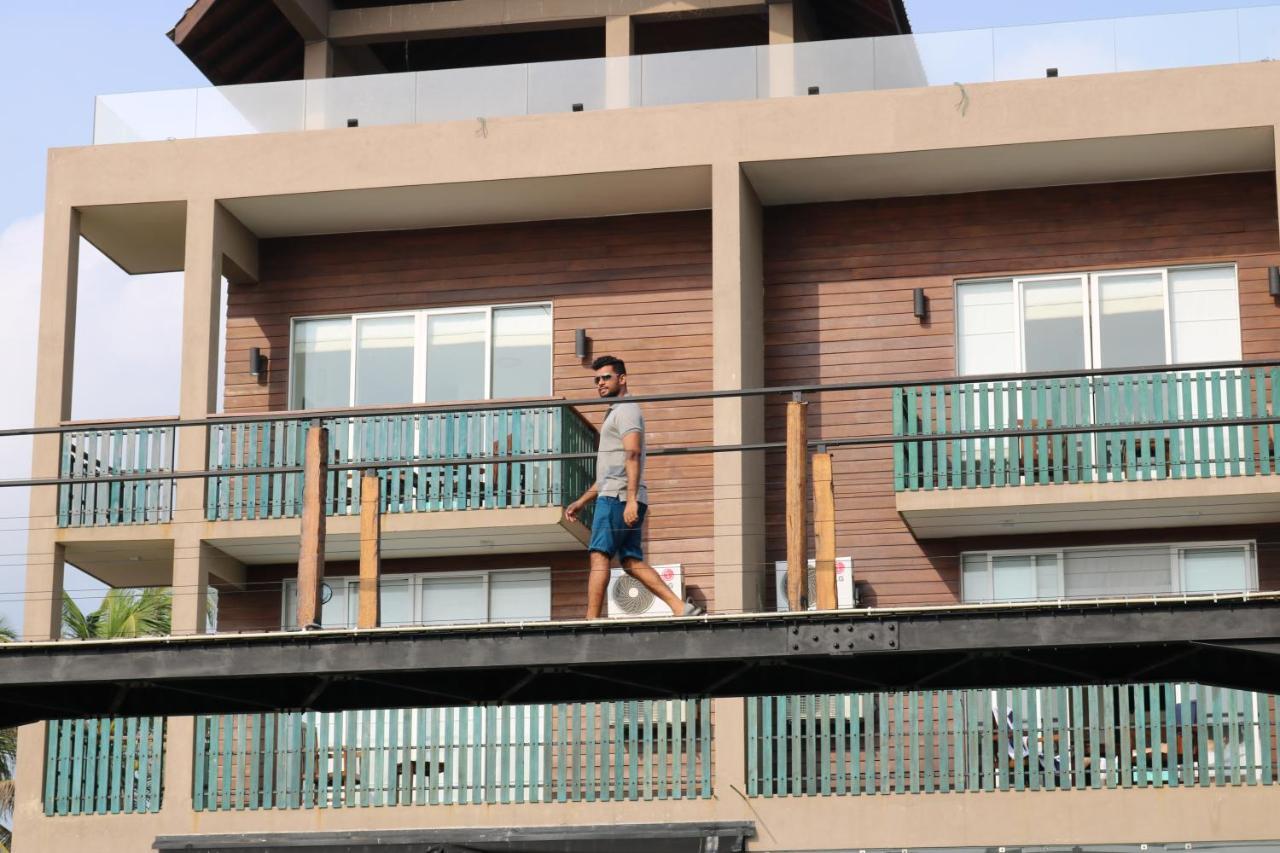 Saprin Beach Resort Uswetakeiyawa Zewnętrze zdjęcie